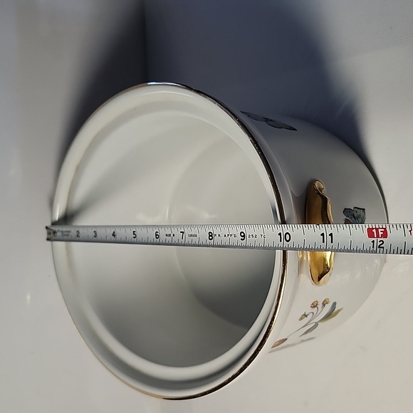 Royal worcester strawberry fair patterns  no lid - Picture 2 of 8